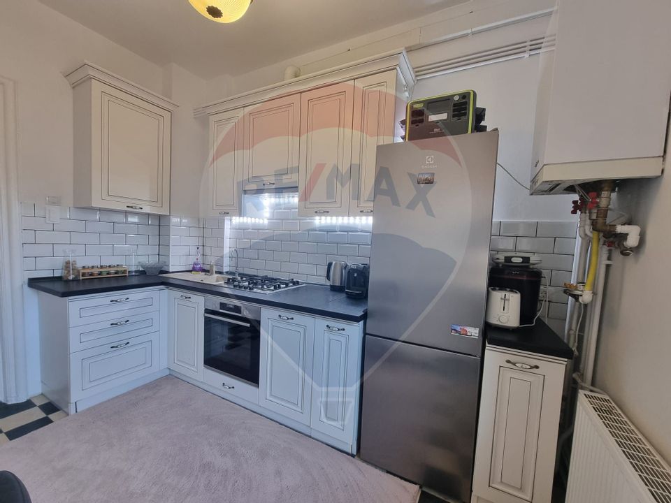 Apartament cu 6 camere de închiriat în zona Tomis Mall