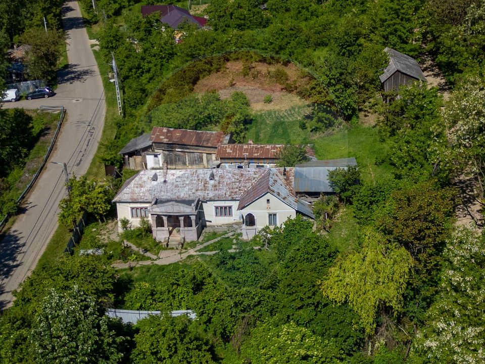 Casă taraneasca de vanzare- PARAVA-BACAU