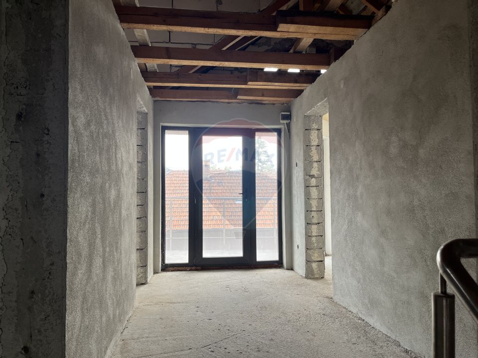 Casă de vânzare în Câmpulung la preț de apartament.