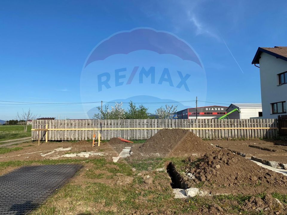 Teren Sacele- zona Kaufland, 500mp, cu proiect, AC, fundatie 150mp