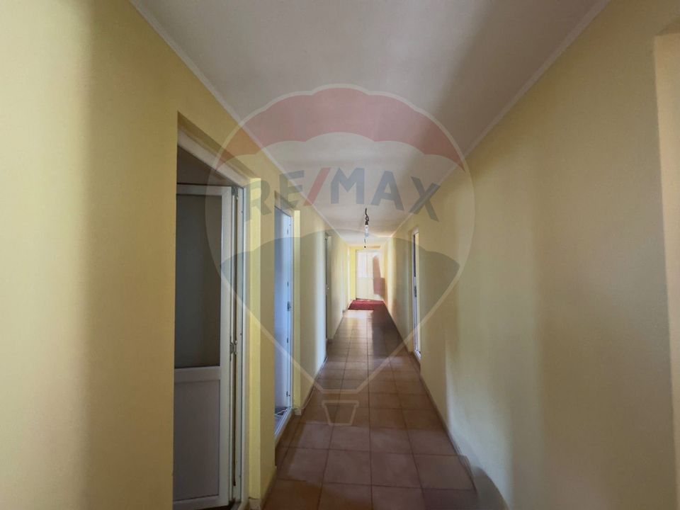 Casă / Vilă cu 5 camere de vânzare în zona Romanesti