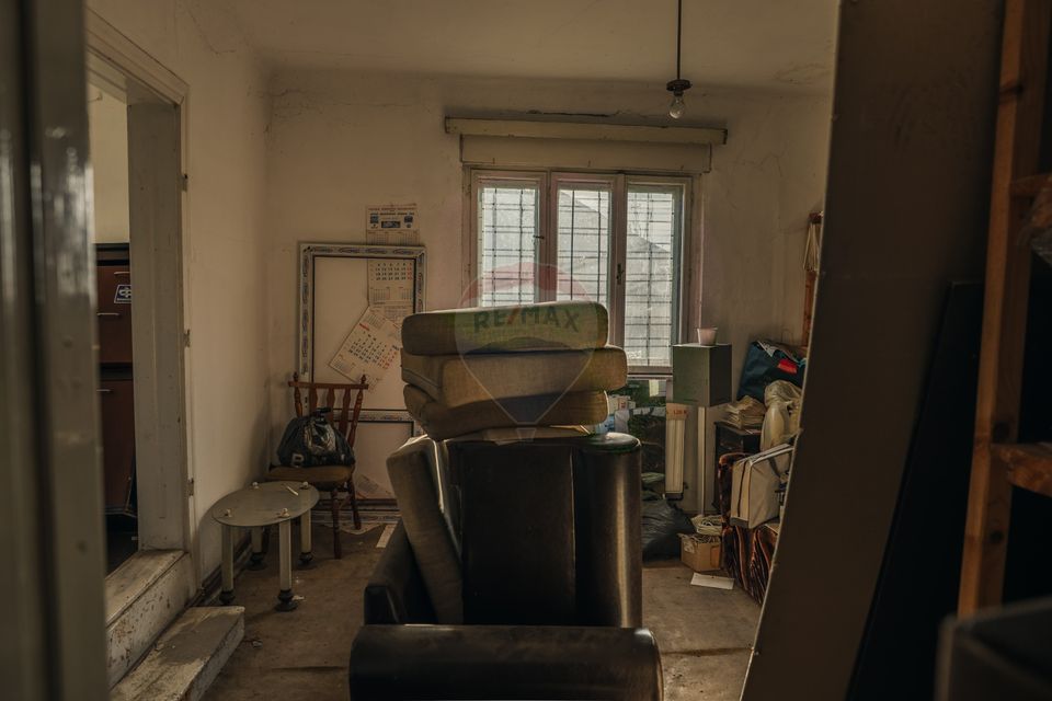 8 room House / Villa for sale, Sud-Est area