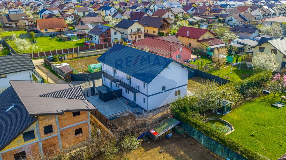 5 room House / Villa for sale