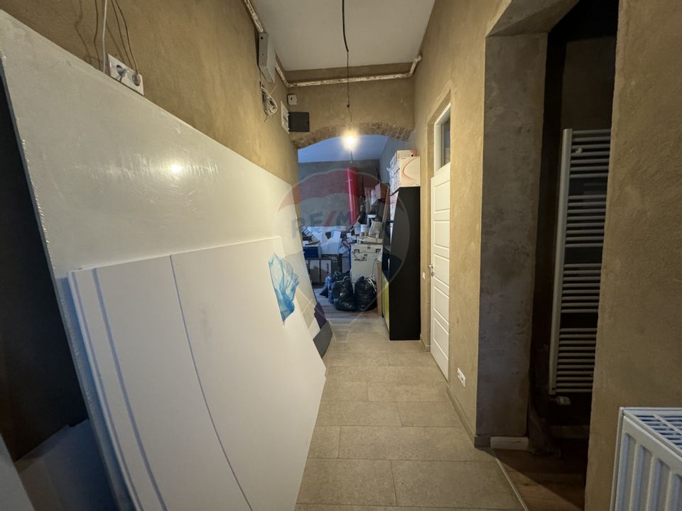 Spațiu renovat pentru birouri/sedii firme ,70mp ,în Piata Muzeului