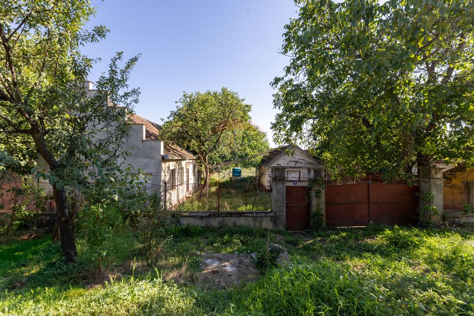 Casă cu 3 camere si teren 2196 mp de vânzare in Covasant,Arad