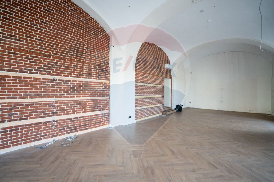 199.7sq.m Commercial Space for rent, Ultracentral area