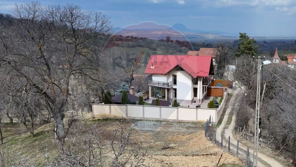 Casă de vânzare Bran Sohodol teren  intravilan 10.331 mp două locuințe