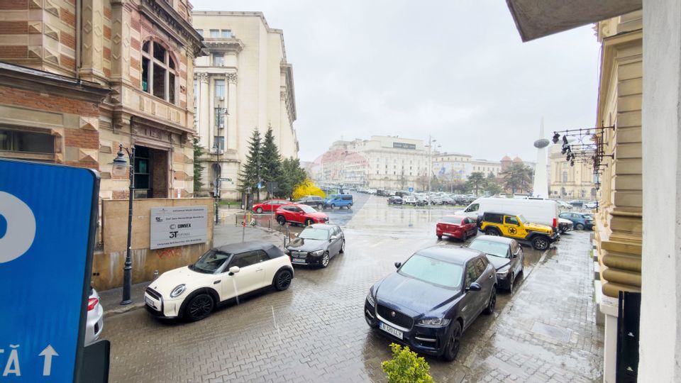 3 rooms consolidated building Investment Revolution Square - Victoriei