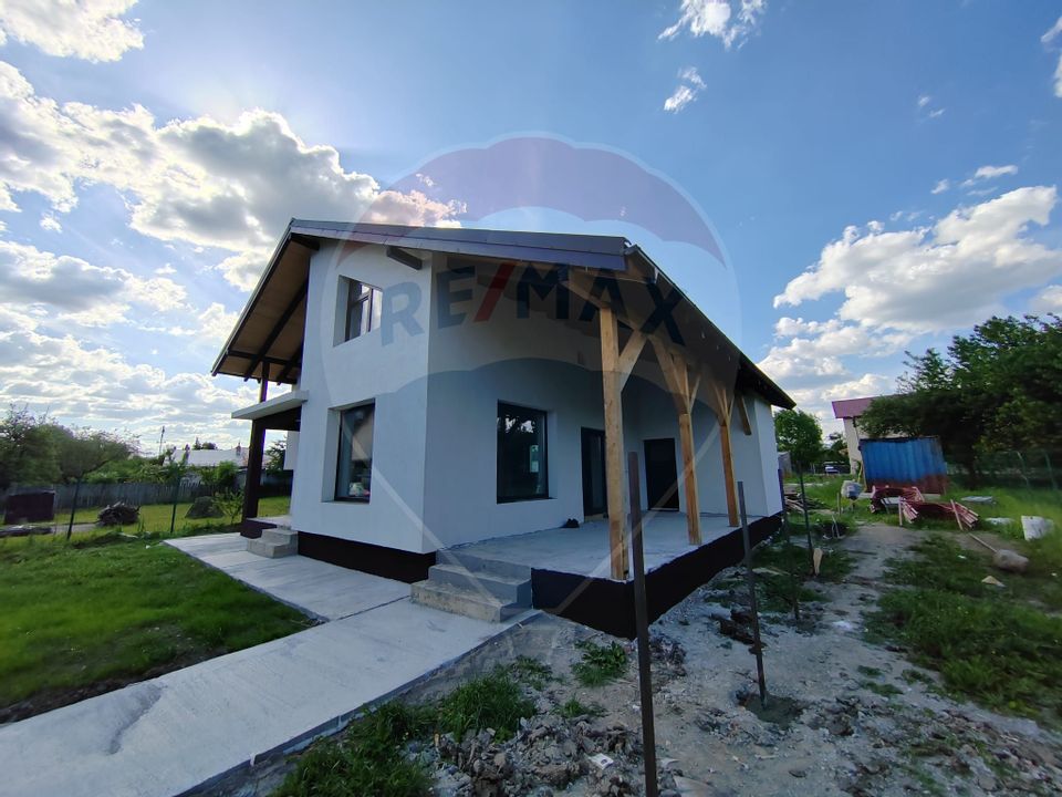 Vila moderna cu 4 camere de vânzare in Brebu, Prahova