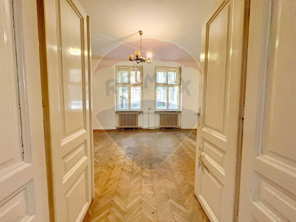 Casă / Vilă cu 6 camere de vânzare în zona Elisabetin