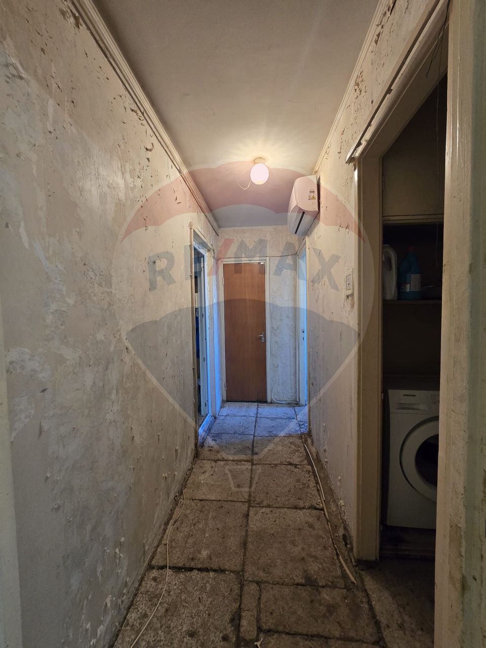 DE VANZARE Apartament cu 3 camere în zona Titan