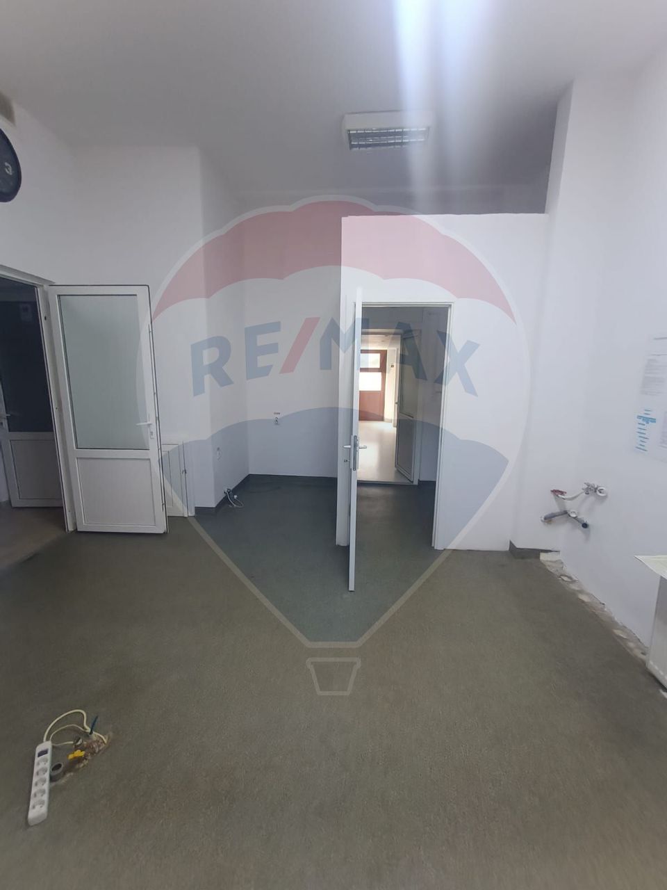 81sq.m Commercial Space for rent, Central area