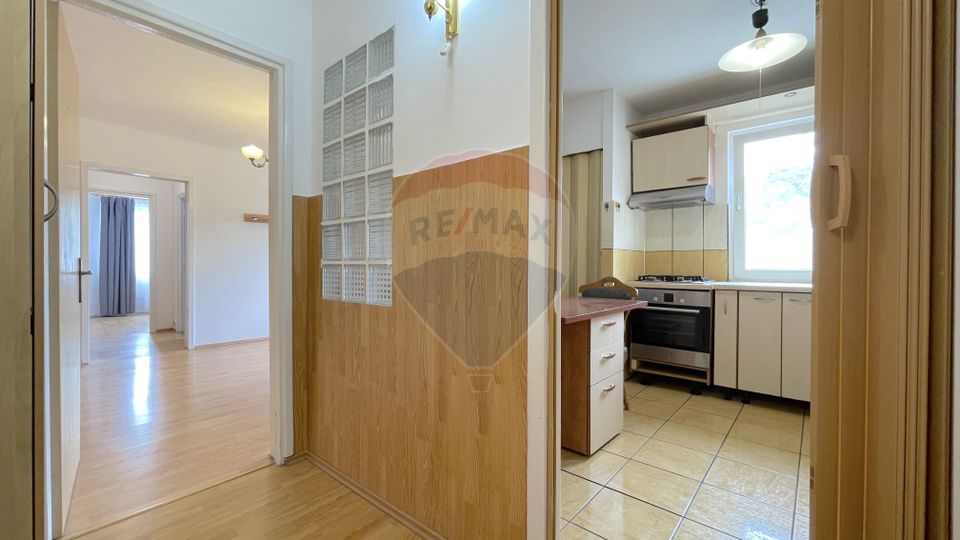 Apartament cu 3 camere de închiriat în zona Astra