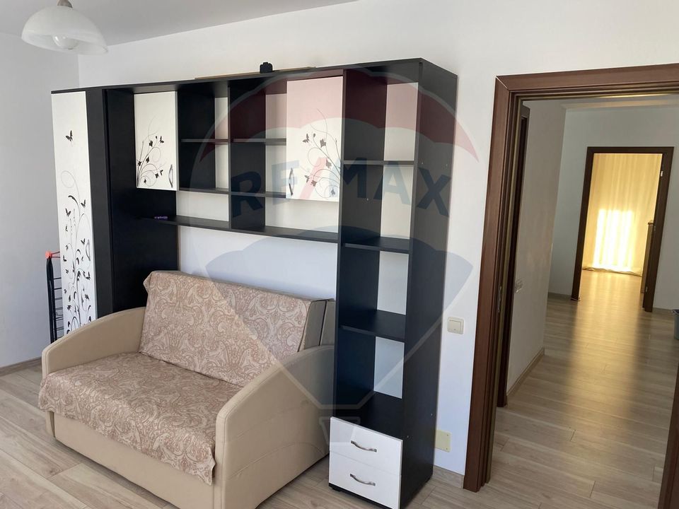 Apartament cu 3 camere de închiriat, loc de parcare