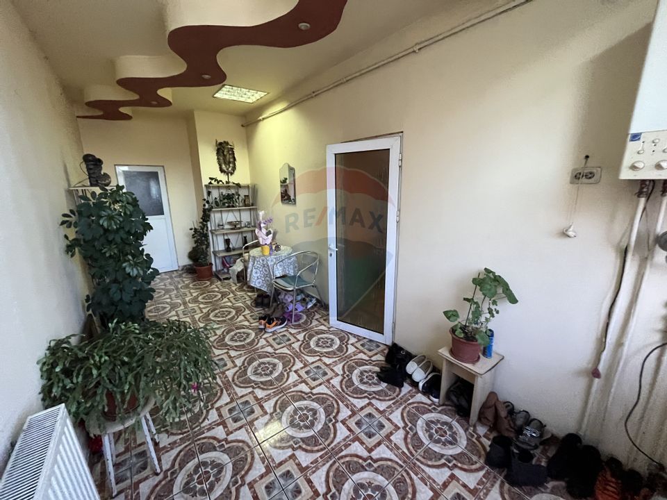6 room House / Villa for sale, Marasesti area