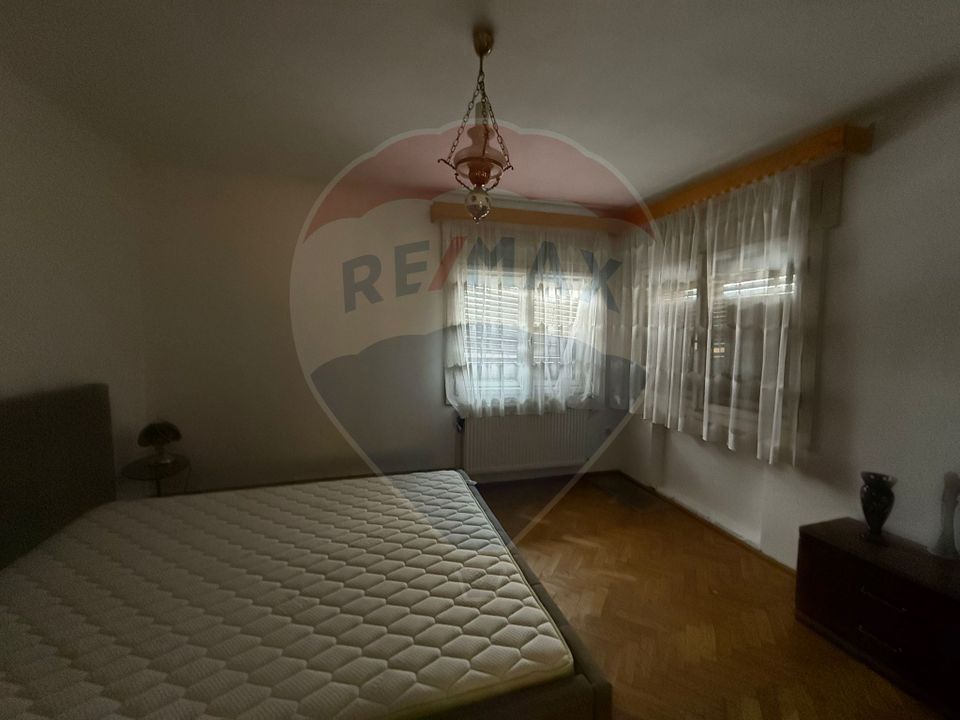 6 room House / Villa for sale