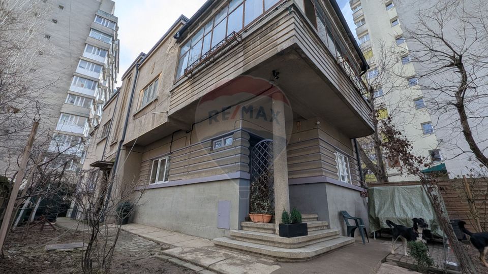 Vânzare Casă / Vilă cu 11 camere  în zona Iancului