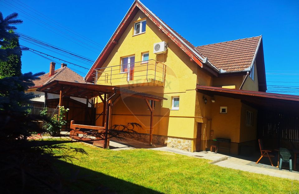 Vilă moderna cu gradina frumoasa, in zona Trei Stejari