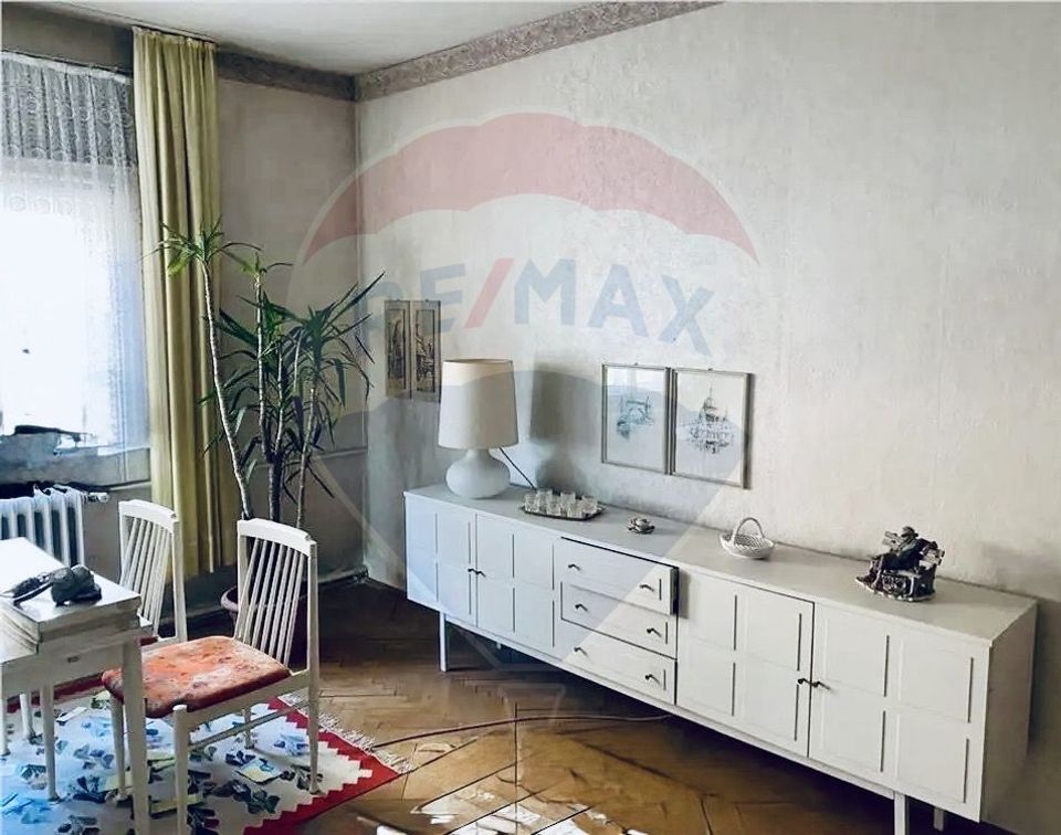 House of 316sqm and land of 780sqm Bucurestii Noi / metro Laminorului