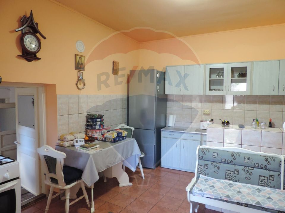 8 room House / Villa for sale, Central area