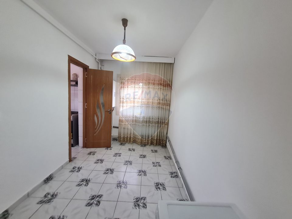 Apartament cu doua camere de vanzare situat central