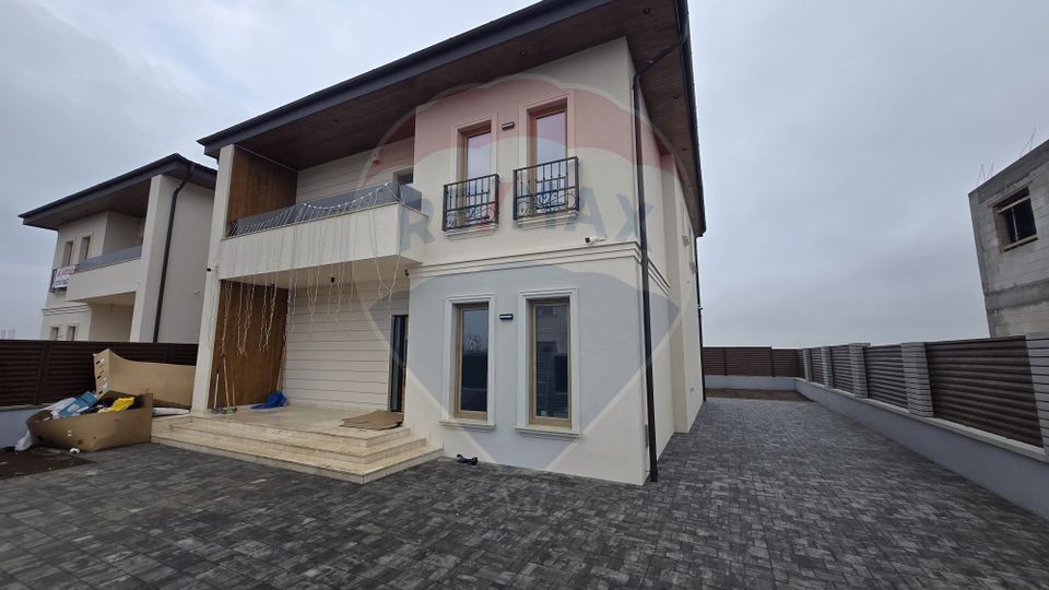 5 room House / Villa for sale