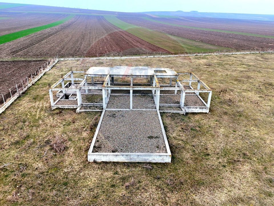 Land 6,900sqm Hutani / None