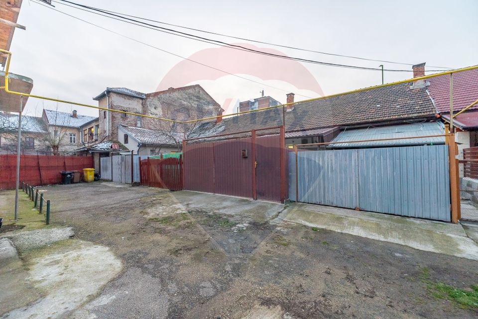 Apartament la casă de închiriat