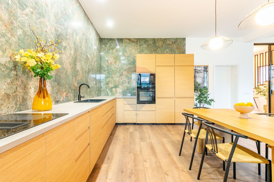 Casă / Vilă de vanzare in Snagov, langa padure, lac la 800 m, centru