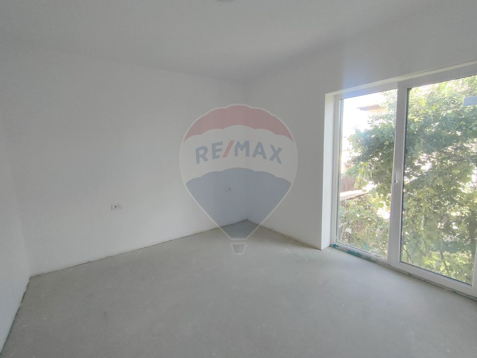 Casă cu 3 camere de vânzare în zona Turnisor