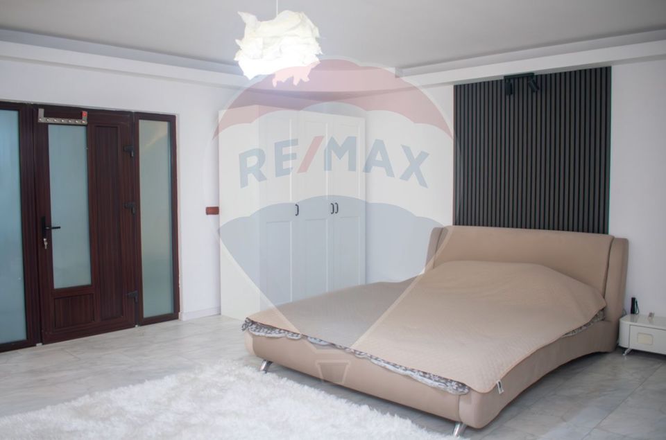 Casă / Vilă cu 5 camere de vânzare