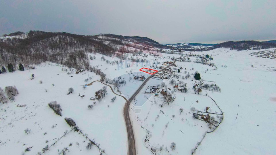 Casă cu 4 camere din cărămidă, de vânzare în zona Bratca-Damiș