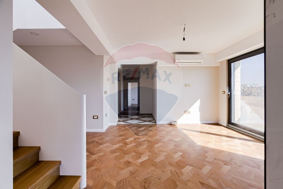 Penthouse exclusivist pe două niveluri, cu terasă– zona Intim