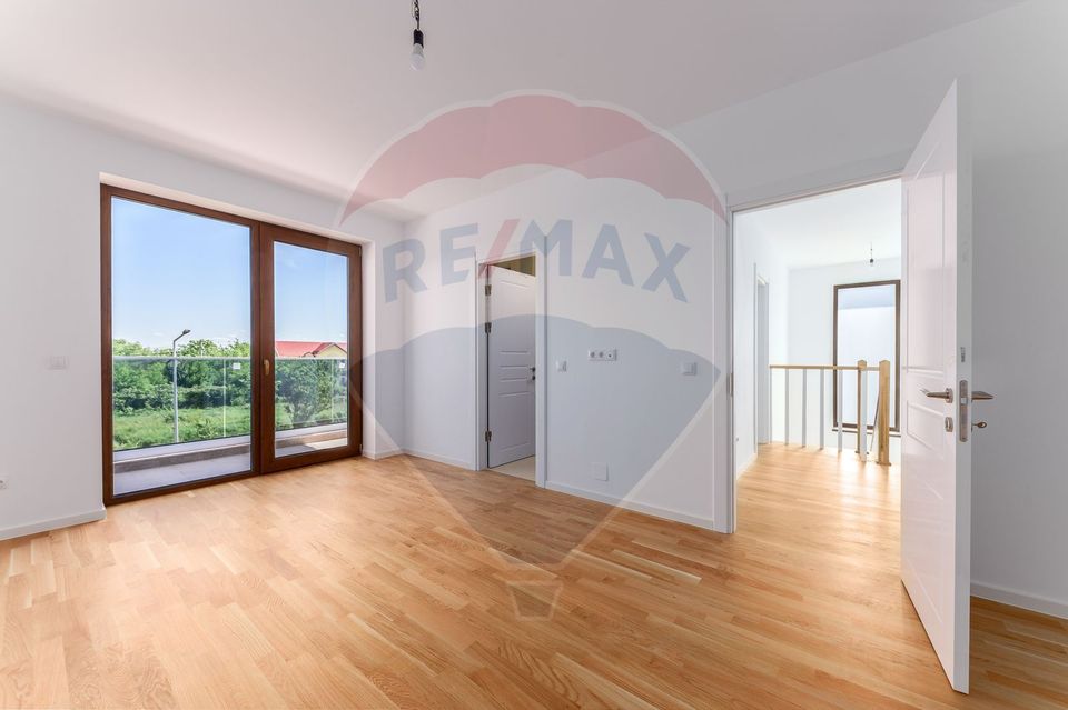 Vilă frumoasa cu 5 camere, 700 mp currte si pompa de caldura - Saftica