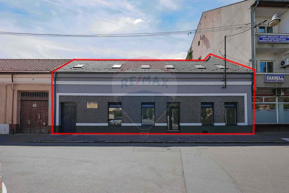 183sq.m Commercial Space for rent, Ultracentral area