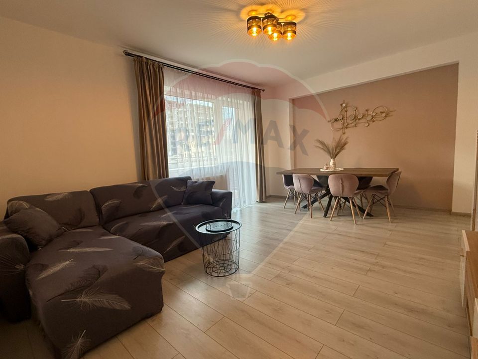Apartament cu 3 camere, 2 bai și loc de parcare