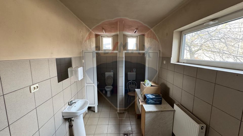 155sq.m Commercial Space for rent, Central area