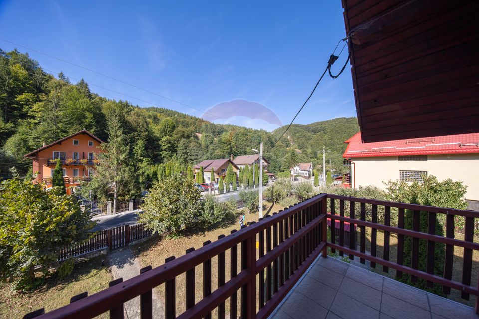 Vilă Moieciu, 375 mp util + teren 2.992 mp, View - Comision 0