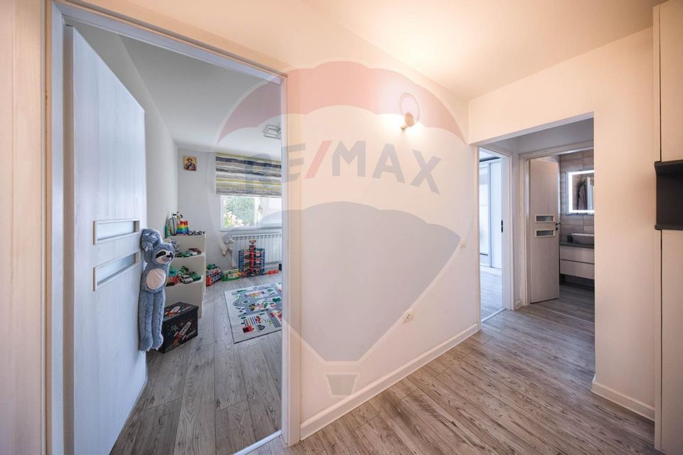 Apartament decomandat, mobilat si utilat lux,  Racadau!