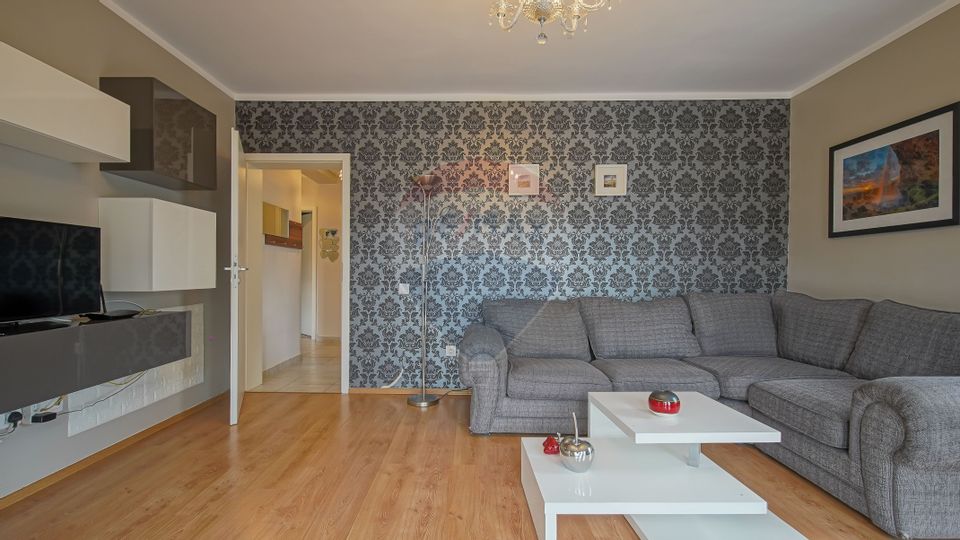 !! REZERVAT !! Apartament in vila, 3 camere, Nicolae Labis, Tractorul