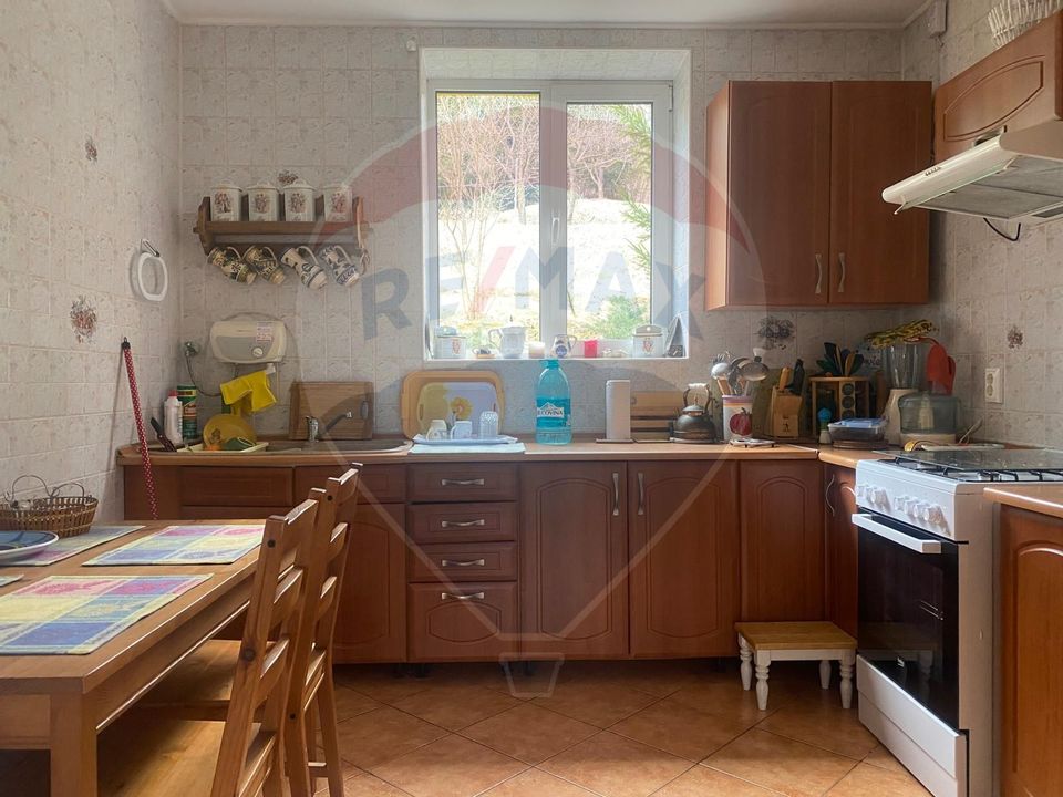 Casă / Vilă cu 6 camere de vânzare Podul Dambovitei/ Arges