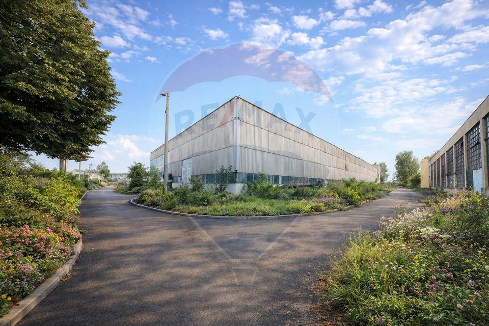 HALA INDUSTRIALA 3.072 MP CU POD RULANT LANGA AEROPORT BRASOV