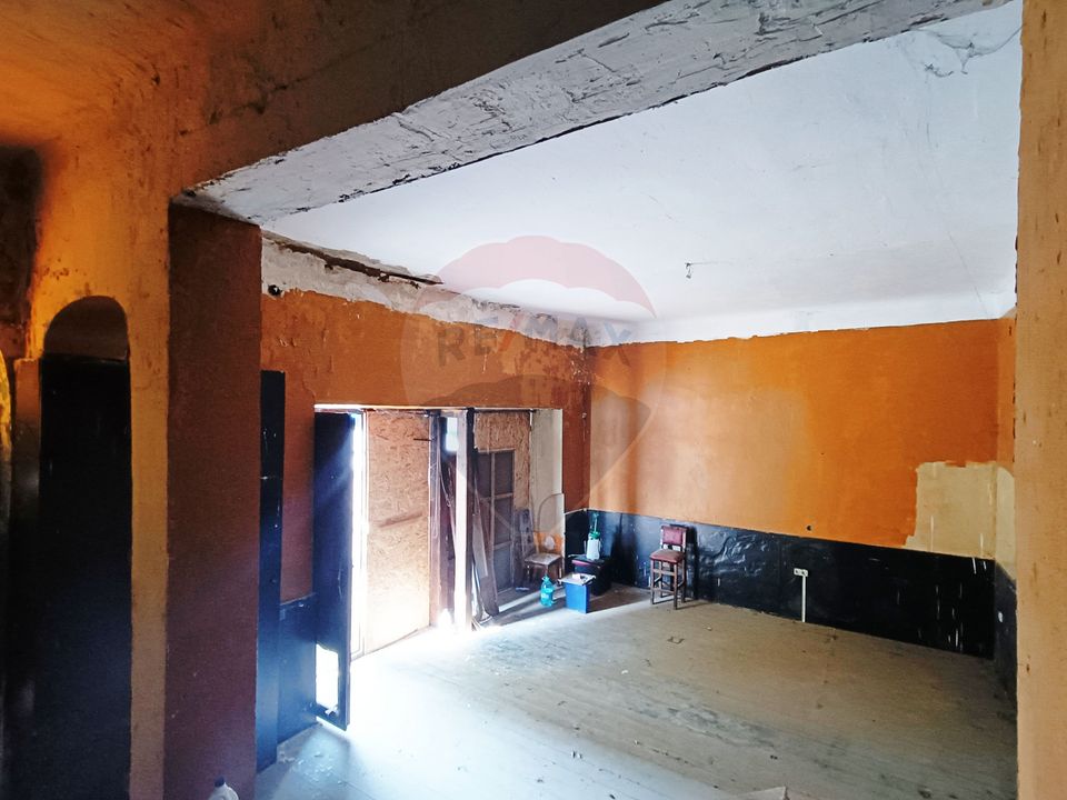 Vanzare Vila Interbelica Stradala, Pta Regina Maria, Ocazie Investitie