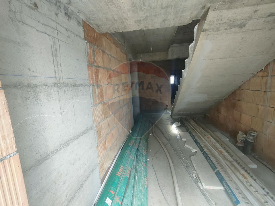 Apartament de vanzare cu gradina