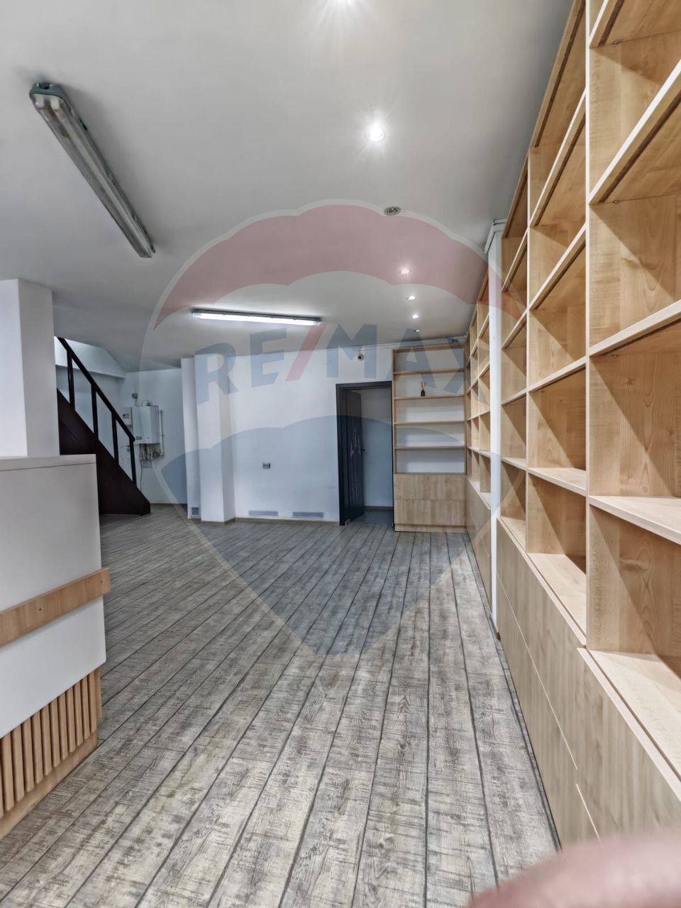 Apartament cu 4 camere de vânzare în zona Bartolomeu