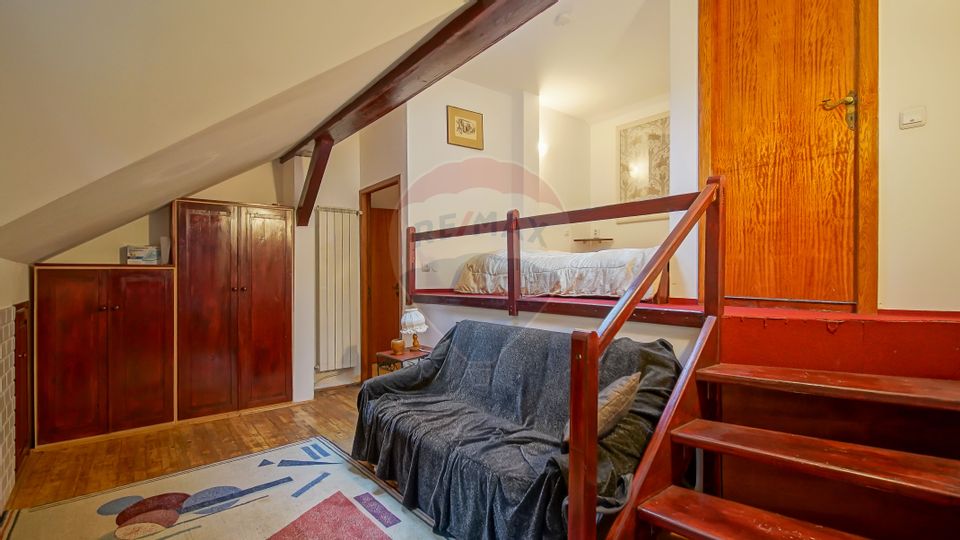 Vila cu potential turistic in Predeal privelisti si liniste montana