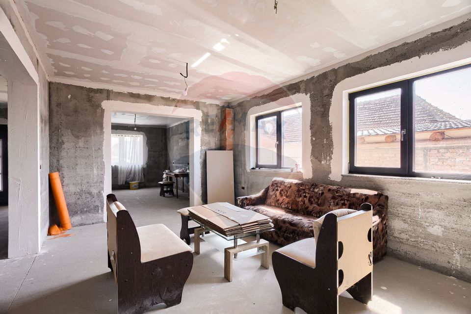 Casa de vanzare Frumuseni ,2 fronturi stradale.