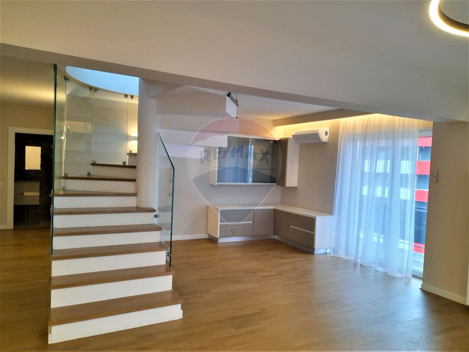 Apartament cu 3 camere de închiriat în zona Buna Ziua