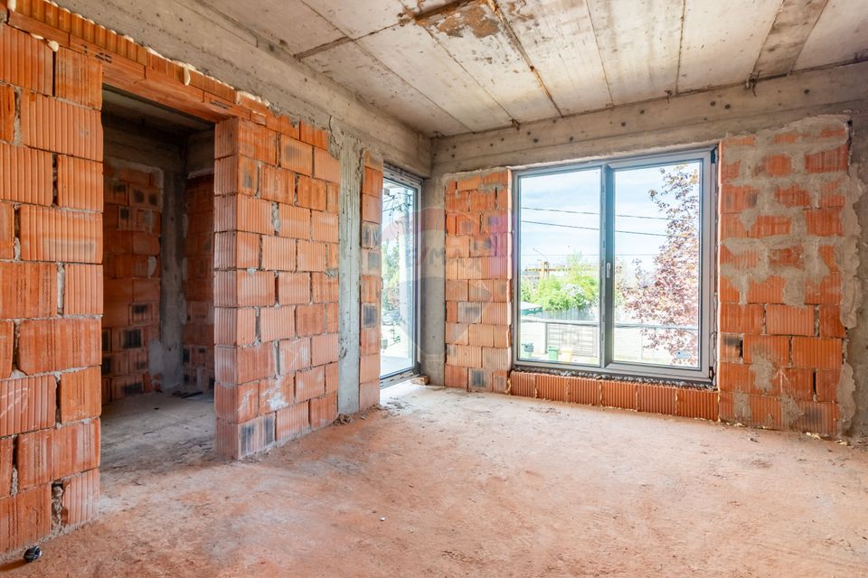 Casa / Vila la rosu in Chitila / Strada Rudeni - teren 264 mp