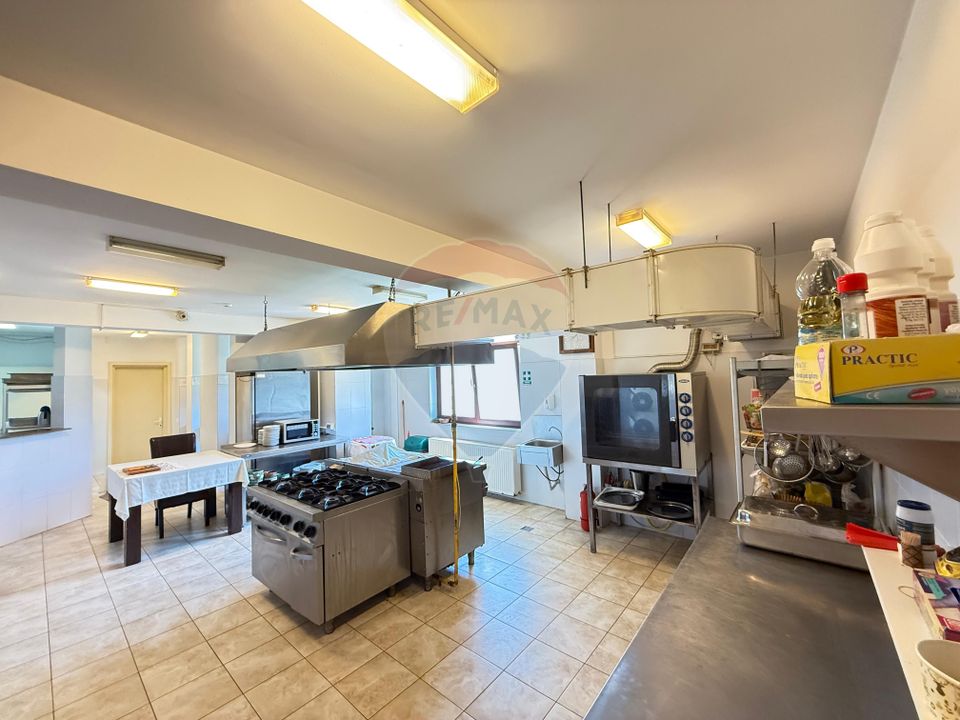 Pensiune cu 14 camere de vânzare Bucovina lângă pârtia Pojorata Malini